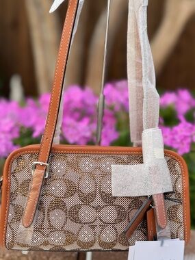 NWT Coach Swing Zip Bag 20 In Crystal Signature Jacquard